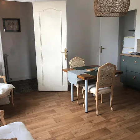 Etoile De La T2 Parking Gratuit לה קיוטאט